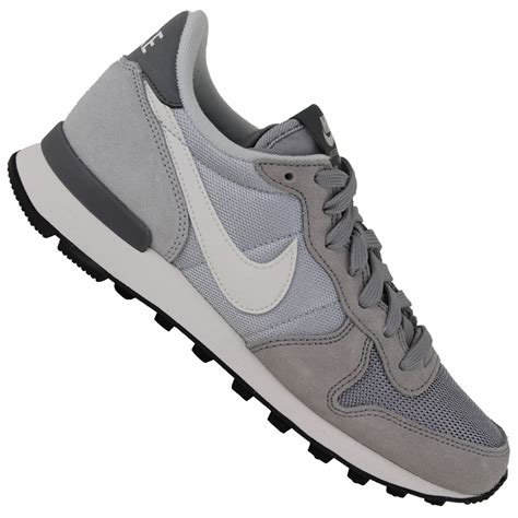 nike internationalist suede wolf grau weiß schwarz|Nike By You Internationalist Suede Shoes.